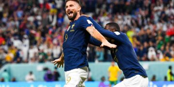 Francia goleó a Australia en su debut