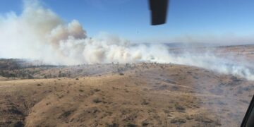 La lluvia colabora para extinguir incendios en Traslasierra y un rayo enciende otro foco