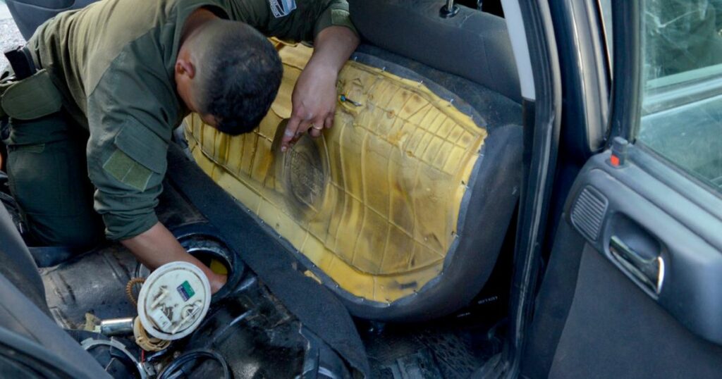 Viajaba a Córdoba con 26 kilos de cocaína ocultos en su auto