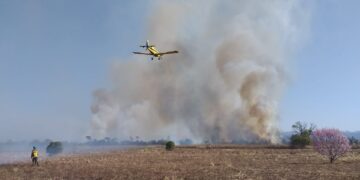 Bomberos lograron controlar el incendio en proximidades de Ambul