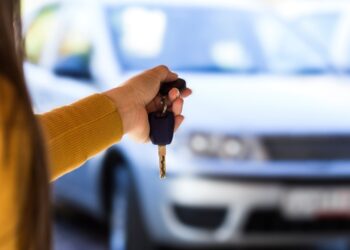 Agravaron una condena por robo de auto con inhibidor y la equipararon al uso de una llave o ganzúa