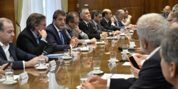 El Gobierno repone desde hoy el “dólar soja” para el campo