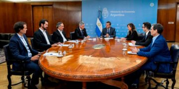 Las petroleras se suman al programa de Precios Justos