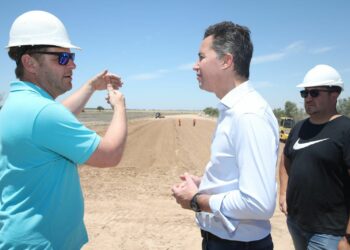 Calvo recorrió la obra de conexión que unirá La Para y Toro Pujio