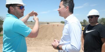 Calvo recorrió la obra de conexión que unirá La Para y Toro Pujio