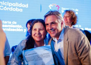 Entregaron chapas de taxis y remis a mujeres