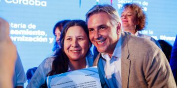 Entregaron chapas de taxis y remis a mujeres