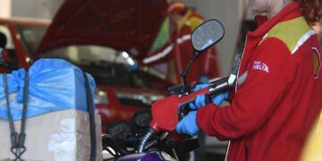 Massa acordó con petroleras el ingreso de los combustibles al programa «Precios Justos»