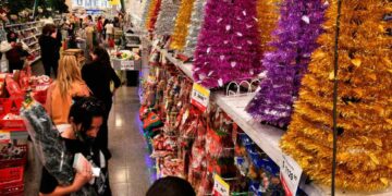 Las ventas en los comercios disminuyeron un 7,5% interanual