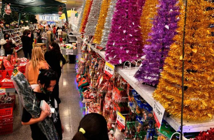 Las ventas en los comercios disminuyeron un 7,5% interanual