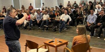 Negri criticó el “silencio” del Gobierno por su “profundo desgaste”