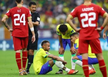 «Neymar tuvo un esguince de tobillo derecho», dijo el médico de Brasil