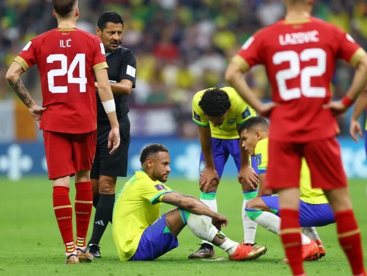 "Neymar tuvo un esguince de tobillo derecho", dijo el médico de Brasil
