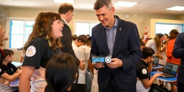 Passerini inauguró la 30º aula en la ciudad