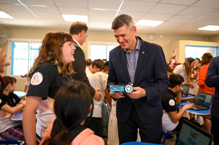 Passerini inauguró la 30º aula en la ciudad