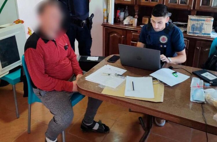 Seis detenidos en Córdoba por facilitar fotos de abuso infantil