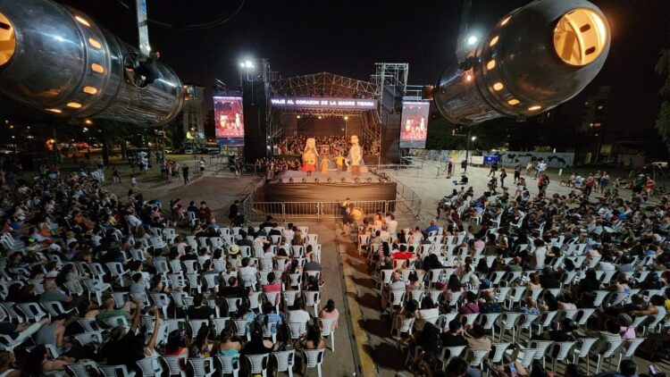 Teatro Grito de La Paz y su intervención “Viaje al corazón de la madre tierrra”.