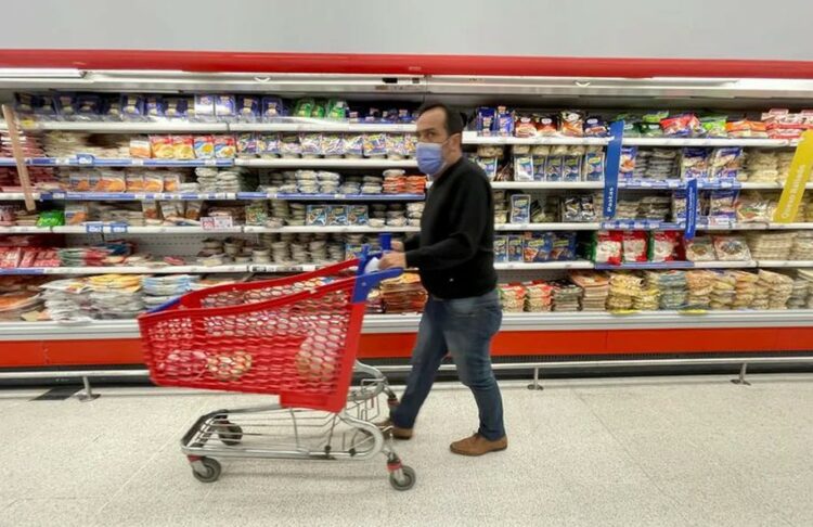 Los precios de los alimentos se desaceleran, pero siguen subiendo y golpean los bolsillos
