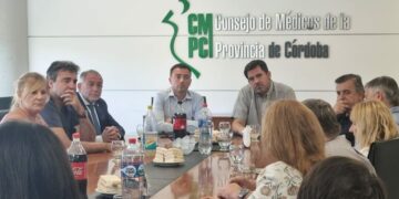 El conflicto en los hospitales potencia la embestida opositora