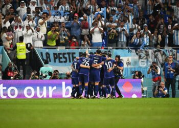Argentina venció a Polonia, ganó el grupo C y jugará octavos de final con Australia