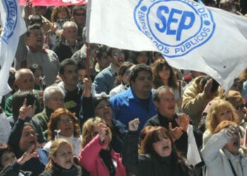 El SEP se movilizó en reclamo por el pase a contrato de trabajadores precarizados