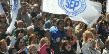 El SEP se movilizó en reclamo por el pase a contrato de trabajadores precarizados
