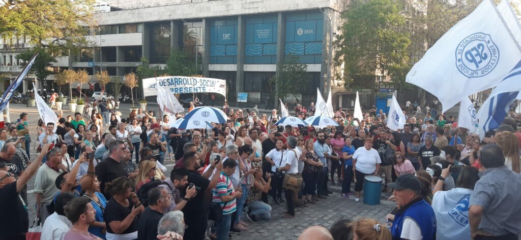 Se potencian los reclamos contra la precarización laboral en el Estado
