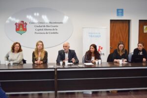 La Provincia reconoce que se acelera la conflictividad social por la crisis nacional La Provincia reconoce que se acelera la conflictividad social por la crisis nacional