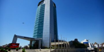 Anuncian la reapertura del ex Sheraton tras un acuerdo entre el gremio hotelero y empresarios