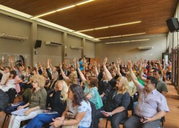 Junto a una serie de planteos, la UEPC aceptó la revisión salarial que ofreció la Provincia