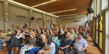 Junto a una serie de planteos, la UEPC aceptó la revisión salarial que ofreció la Provincia