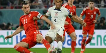 Gales rescató un empate ante Estados Unidos