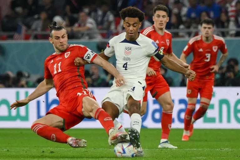 Gales rescató un empate ante Estados Unidos