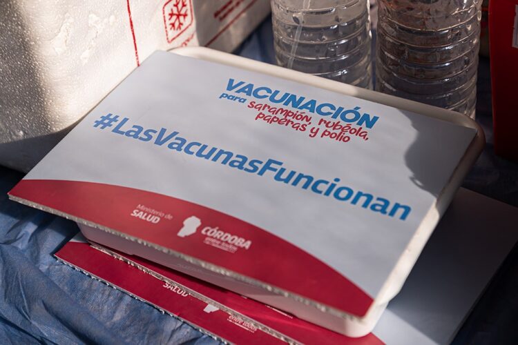 Se extiende la campaña de vacunación para sarampión y polio