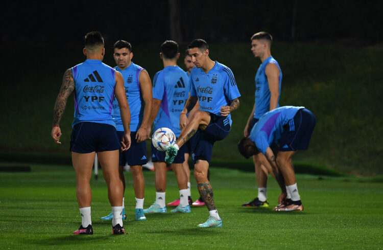 Con el regreso de Di María, Scaloni comienza la segunda práctica y podría haber sorpresas en el equipo
