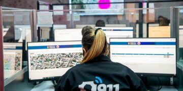 El conmovedor momento en el que el 911 asistió a una mujer a dar a luz a su bebé