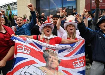 Un empresario inglés compró 18.000 camisetas con la inscripción «Inglaterra campeón»