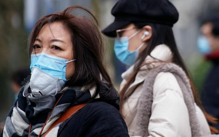 China deja de publicar cifras diarias de coronavirus en medio de un fuerte brote