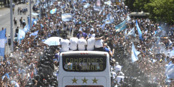 Cuatro millones de personas colman las calles porteñas para festejar con la Selección