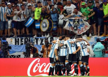 Argentina le ganó a Australia y en cuartos jugará ante Países Bajos