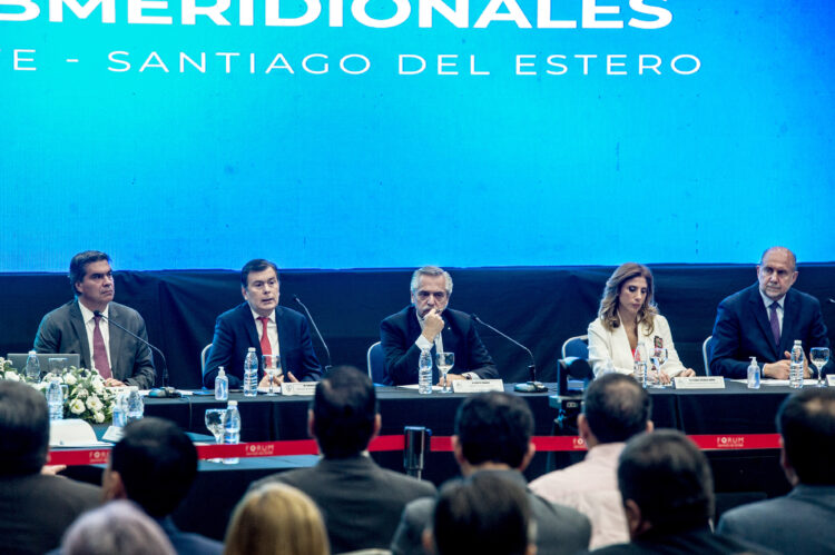 "En el Norte no se discute cómo ampliamos los subtes, sino quién tiene agua”, dijo Fernández sobre la coparticipación