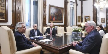 El embajador de WikiLeaks que se reunió con Alberto y Cristina para pedir la liberación de Assange