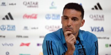 Scaloni muestra reserva con De Paul y Di María: «No me atrevería a decir si estarán o no»