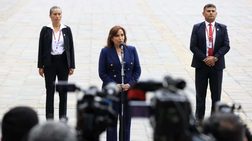Boluarte descartó adelantar las elecciones y Castillo quedó en “detención preliminar”