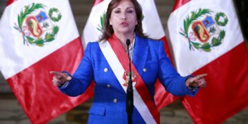 Boluarte propone adelantar las elecciones en Perú para abril de 2024