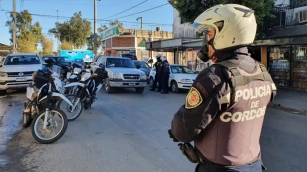 Asalto multitudinario en Villa El Libertador