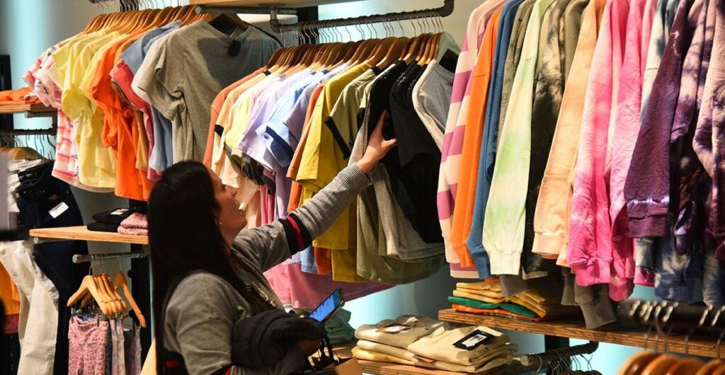 Las ventas minoristas bajaron 3,1% en noviembre