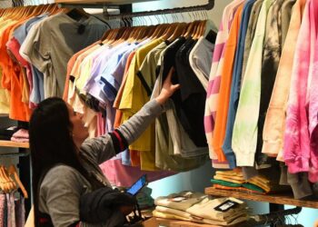 Las ventas minoristas bajaron 3,1% en noviembre