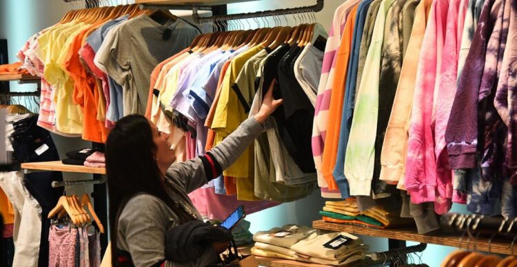 Las ventas minoristas bajaron 3,1% en noviembre