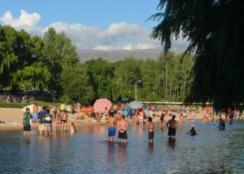 Más de 1,2 millones de turistas recorrieron el país y gastaron $37.304 millones